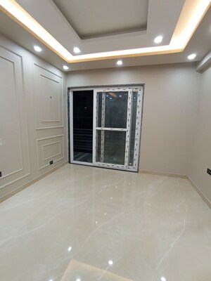 Room in 3 BHK Independent House at Sector 4 – for Rent