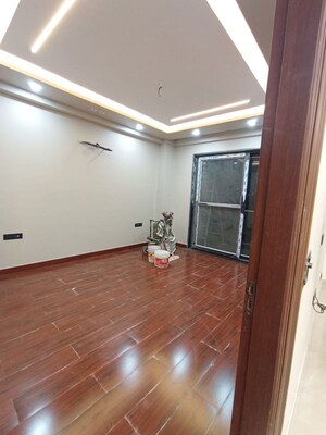 Room in 3 BHK Independent House at Sector 4 – for Rent