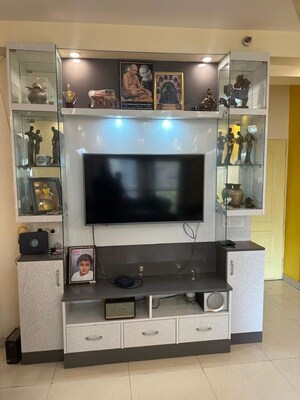 Room in 3 BHK Apartment at Sector 76 – for Rent