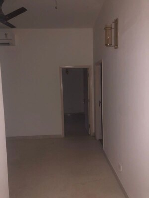 Room in 4 BHK Apartment at BPTP Astaire Gardens, Sector 70a – for Rent