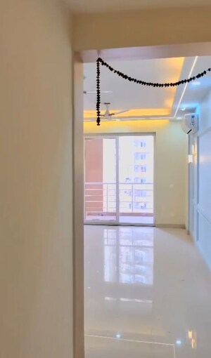 Room in 3 BHK Apartment at Capital Residency 360, Sector 70a – for Rent
