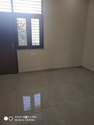 Room in 3 BHK Independent House at Sector 4 – for Rent