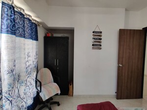 Room in 2 BHK Apartment at Lodha Amara, Kolshet Road – for Sale