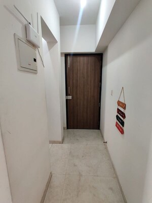 Room in 2 BHK Apartment at Lodha Amara, Kolshet Road – for Sale