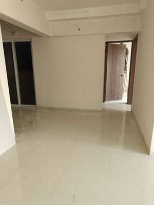 Room in 3 BHK Apartment at Mantra Monarch, Balewadi – for Rent