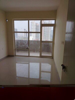 Room in 2 BHK Apartment at Pyramid Midtown, Sector 59 – for Rent