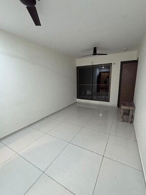 Room in 2 BHK Apartment at Chandak 34 Park Estate, Goregaon West – for Rent