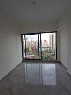 Room in 3 BHK Apartment at Viceroy Savana, Kandivali East – for Rent