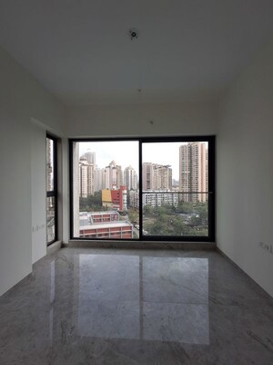Room in 3 BHK Apartment at Viceroy Savana, Kandivali East – for Rent