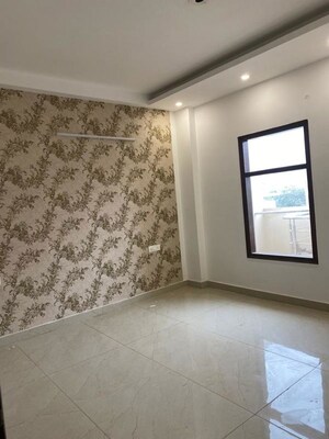 Room in 1 BHK Independent House at Sector 14 – for Rent