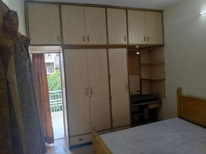 Room in 4 BHK Apartment at Shalimar Bagh – for Sale