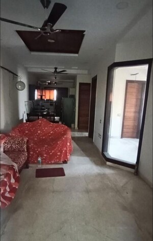 3 BHK Builder Floor For Rent in Sector 37