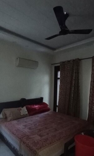Bedroom in 3 BHK Builder Floor at Sector 37 – for Rent