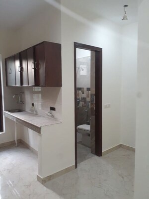 Room in 1 BHK Independent House at Sector 14 – for Rent