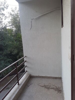 Balcony in 1 BHK Independent House at Sector 14 – for Rent
