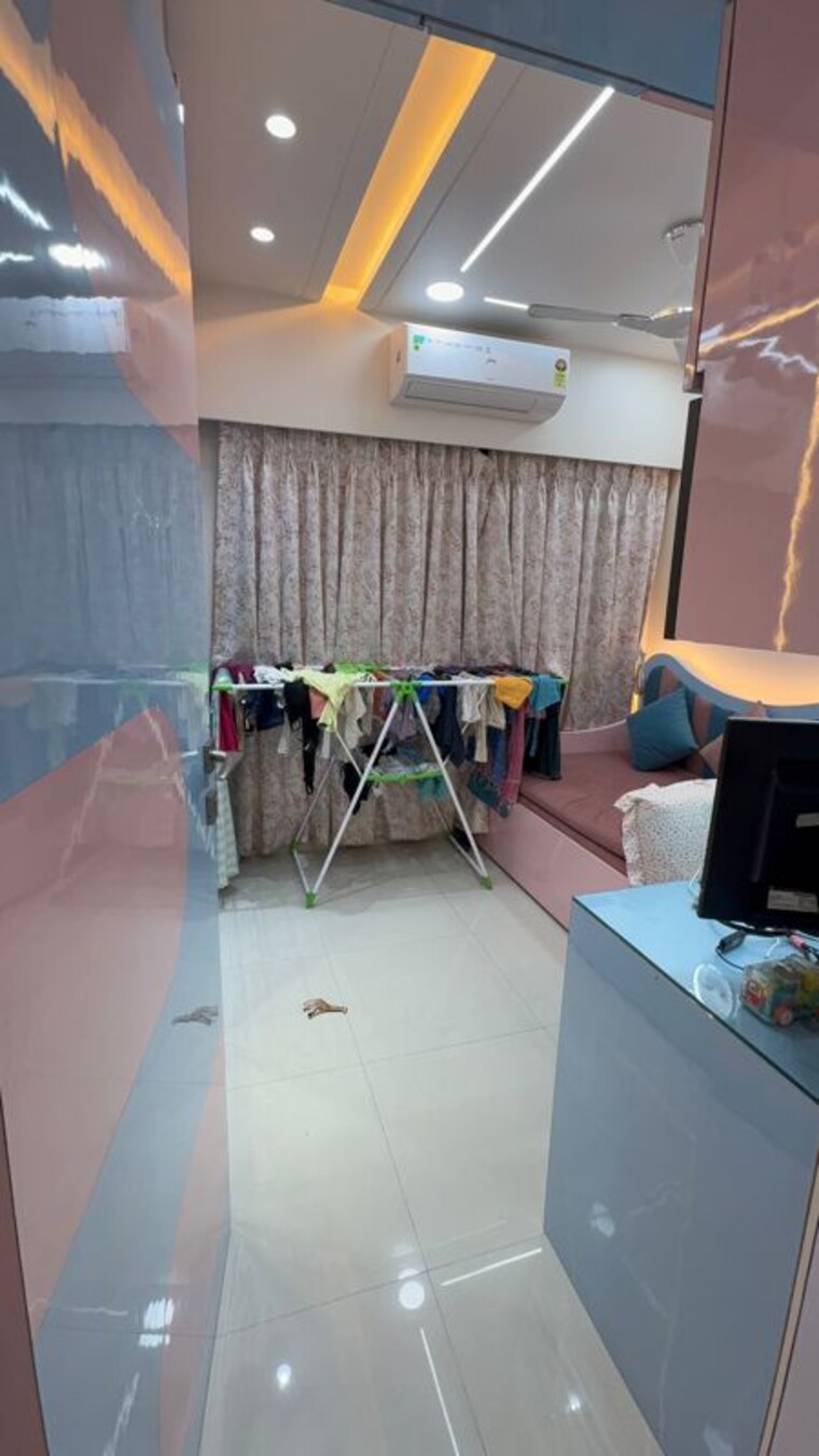 Team Area, uk-luxecity 2 Bedroom 650 Sq.Ft. Apartment In Kandivali East Mumbai 10737104