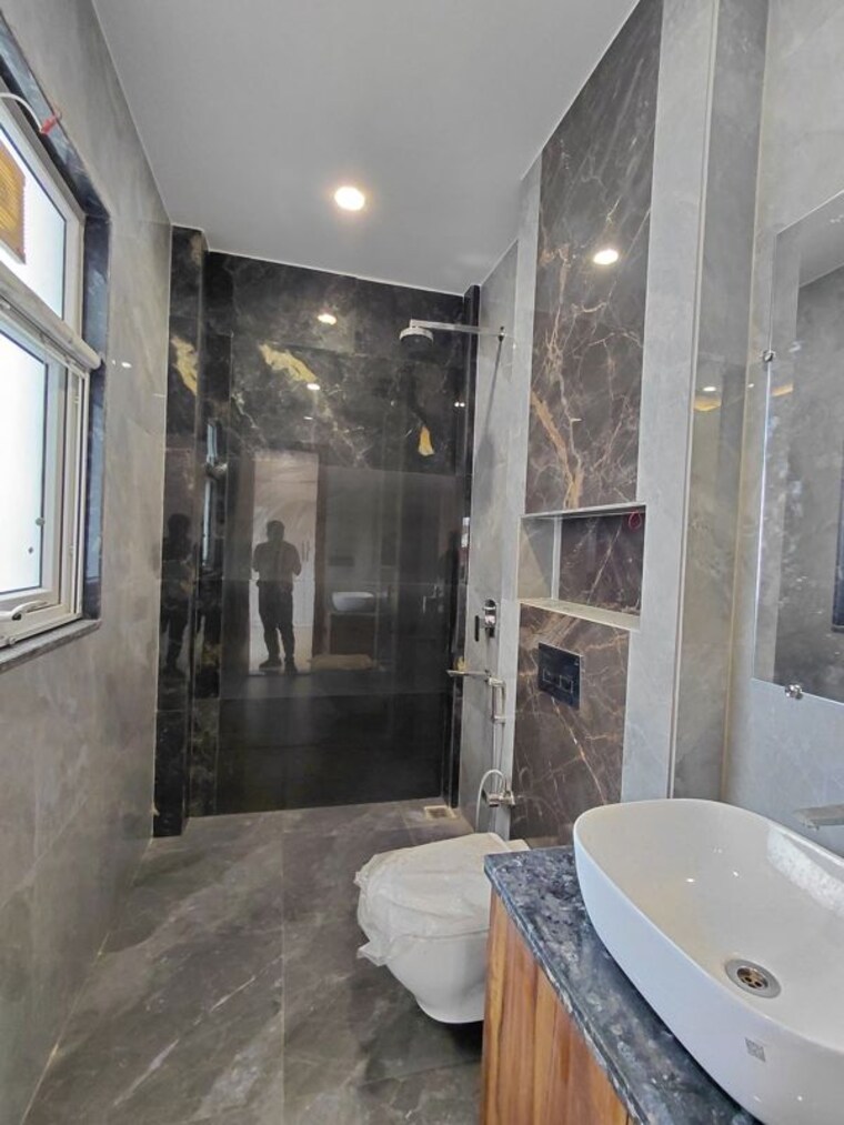 Bathroom, sector 46 2 Bedroom 200 Sq.Yd. Villa In Sector 46 Noida 10737130
