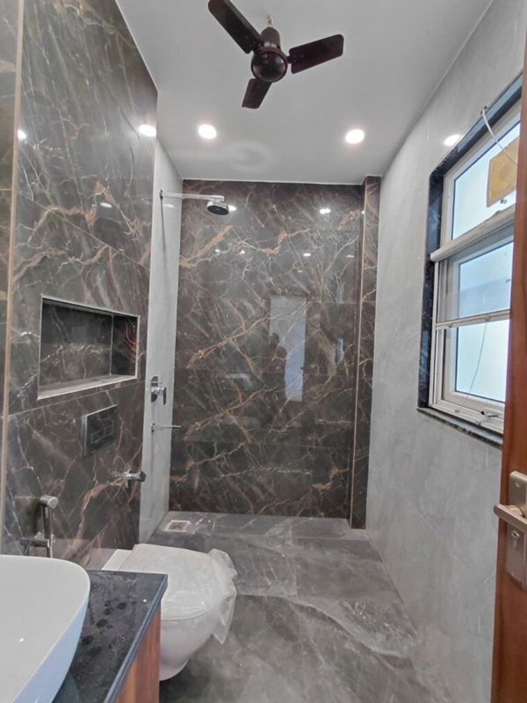 Bathroom, sector 46 2 Bedroom 200 Sq.Yd. Villa In Sector 46 Noida 10737130