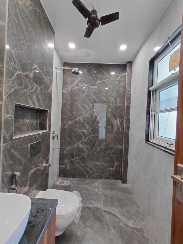 Bathroom, sector 46 2 Bedroom 200 Sq.Yd. Villa In Sector 46 Noida 10737130