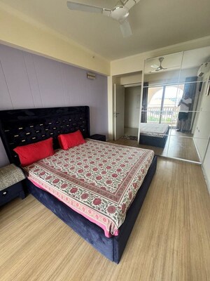 Bedroom in 3 BHK Apartment at DLF The Skycourt, Sector 86 – for Rent