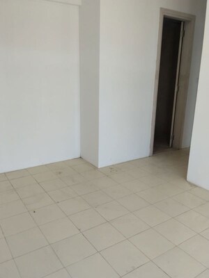 2 BHK Apartment For Rent in Marathon Monte South, Byculla West