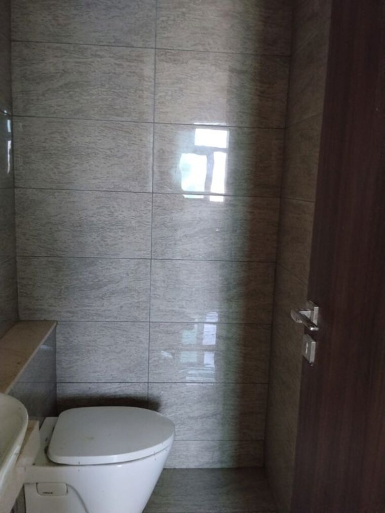 Bathroom, marathon-monte-south 2 Bedroom 855 Sq.Ft. Apartment In Byculla West Mumbai 10737146