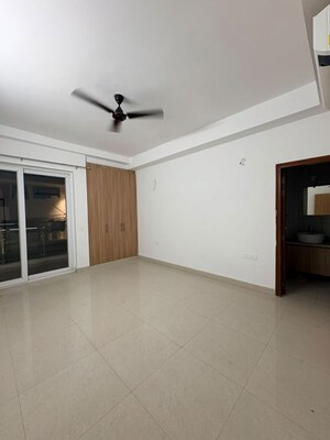 Room in 4 BHK Apartment at SS Linden, Sector 84 – for Rent