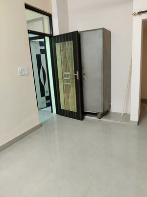 Room in 2 BHK Independent House at Sector 14 – for Rent