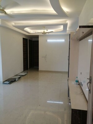 Building Lobby in 3 BHK Apartment at Samridhi Luxuriya Avenue, Sector 150 – for Rent