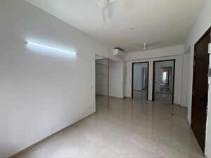 Room in 2 BHK Apartment at Smart World Orchard, Sector 61 – for Rent