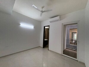Room in 2 BHK Apartment at Smart World Orchard, Sector 61 – for Rent