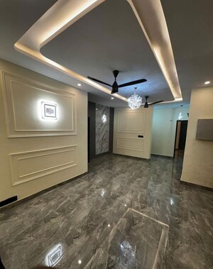 Room in 3 BHK Apartment at Ansal API Versalia, Sector 67a – for Rent