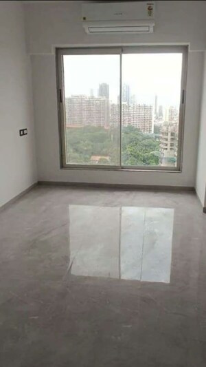Room in 1 BHK Apartment at Siddha Sky, Sion – for Rent