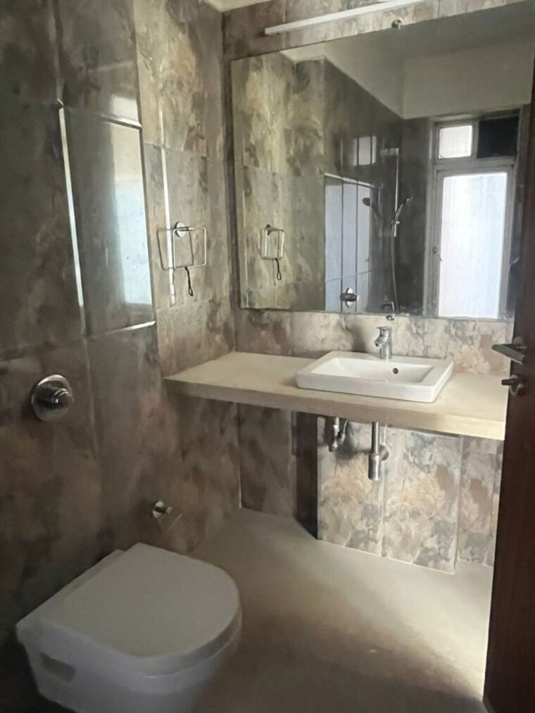 Bathroom, ashford-royale 3 Bedroom 1416 Sq.Ft. Apartment In Nahur Mumbai 10737174