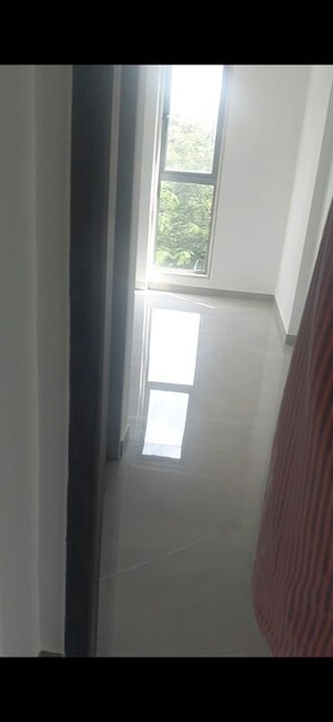 Room in 3 BHK Apartment at Shree Park Altezza, Andheri West – for Rent