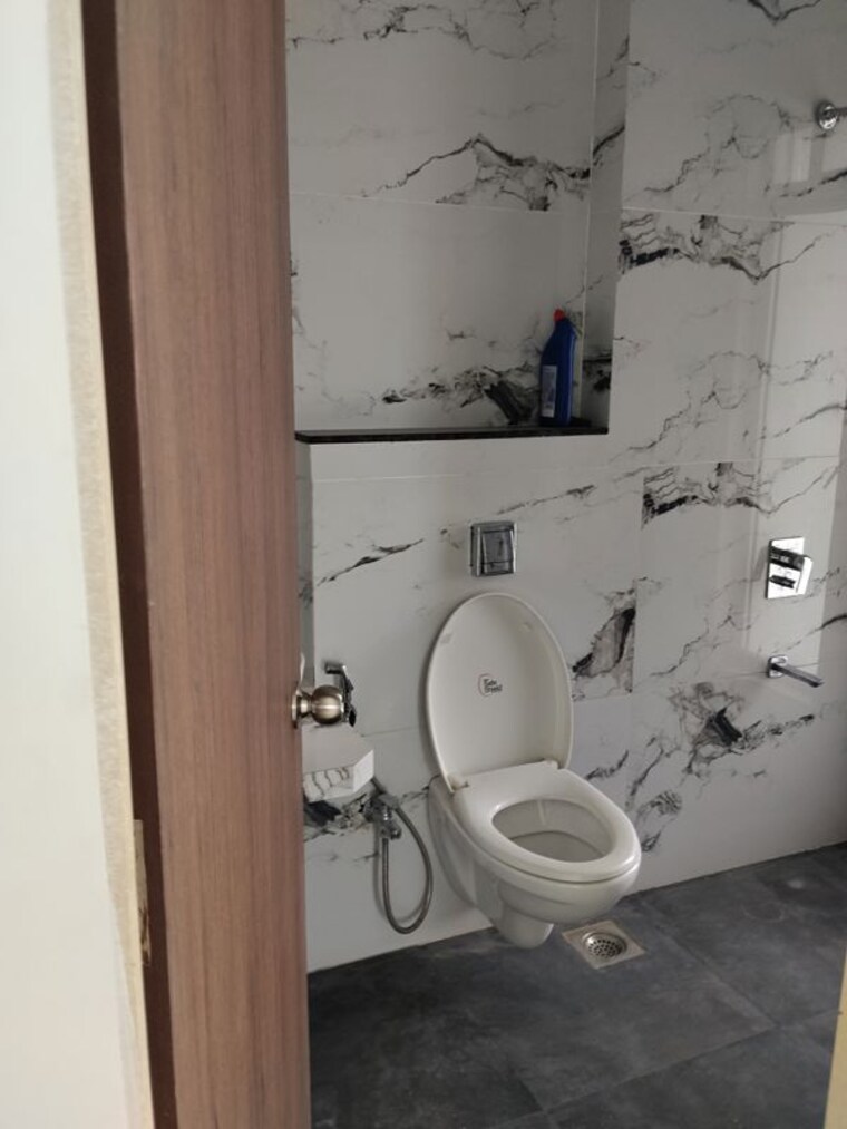 Bathroom, vora-centrico 3.5 Bedroom 1361 Sq.Ft. Independent House In Malad West Mumbai 10737187
