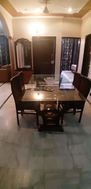 Team Area in 2 BHK Independent House at Sector 14 – for Rent