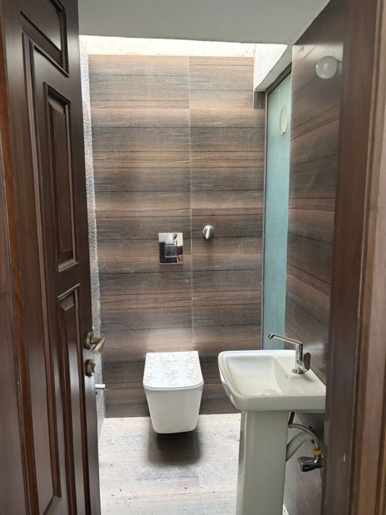 Attached Bathroom, aerocity 5 Bedroom 4050 Sq.Ft. Independent House In Aerocity Mohali 10737239