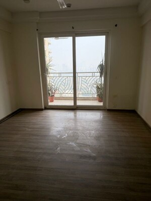 Room in 3 BHK Apartment at AIPL The Peaceful Homes, Sector 70a – for Rent