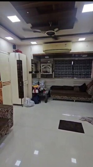 Living Room in 2.5 BHK Apartment at Ram Niwas Dadar East, Dadar East – for Rent