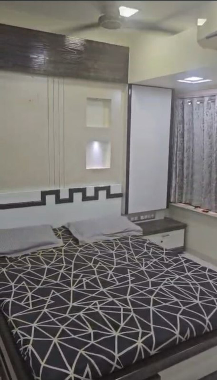 Living Room, ram-niwas-dadar-east 2.5 Bedroom 1000 Sq.Ft. Apartment In Dadar East Mumbai 10737276