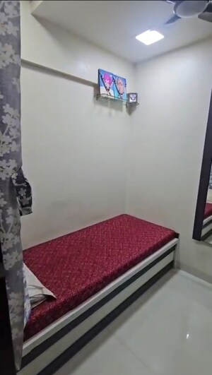 Bedroom in 2.5 BHK Apartment at Ram Niwas Dadar East, Dadar East – for Rent
