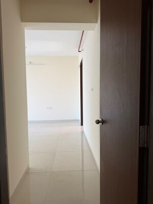 Room in 4 BHK Apartment at Lodha Sterling, Kolshet Road – for Rent