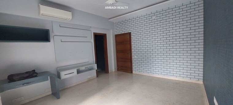 Room, rmz-latitude 4 Bedroom 3895 Sq.Ft. Apartment In Hebbal Bangalore 10737291
