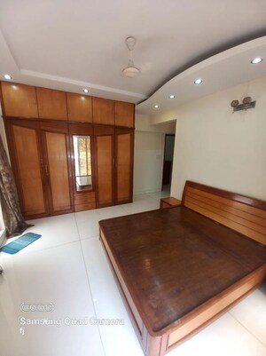 Room in 3 BHK Apartment at Subhangan Apartment, Santacruz West – for Rent