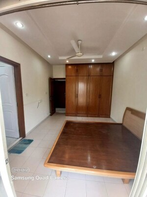 Bedroom in 3 BHK Apartment at Subhangan Apartment, Santacruz West – for Rent