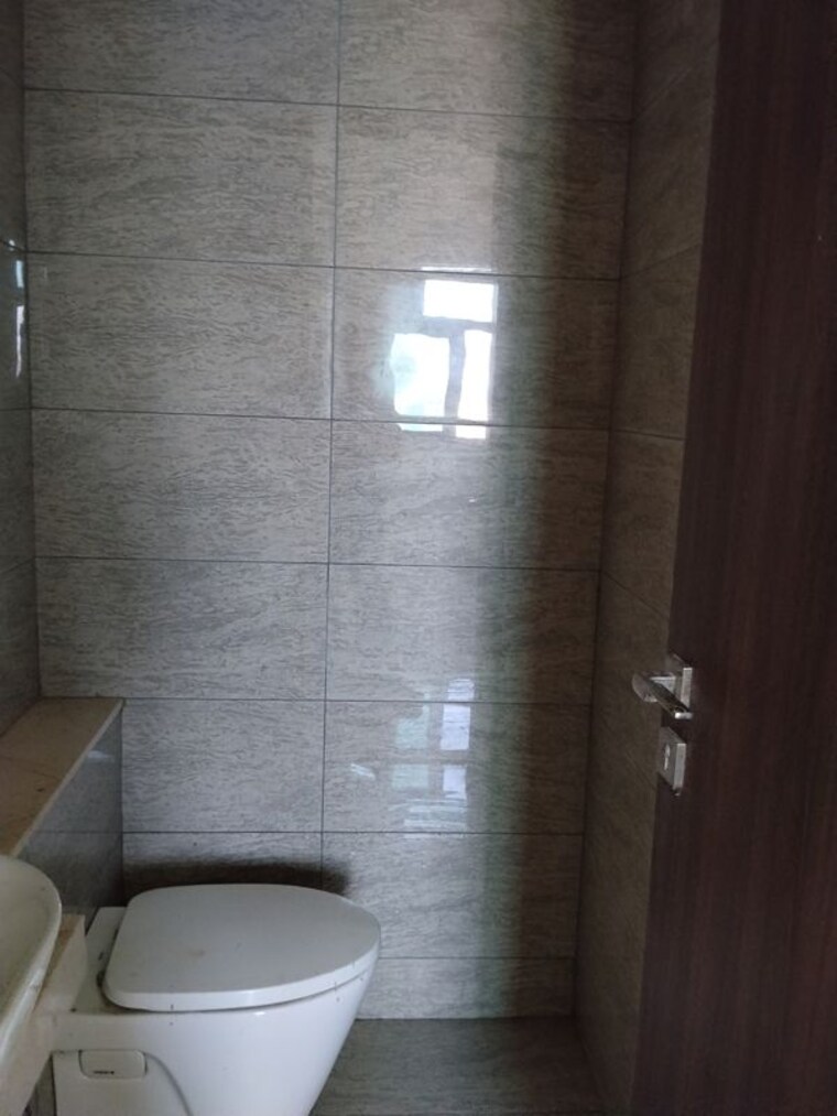 Bathroom, sheth-auris-serenity-tower-3 2 Bedroom 805 Sq.Ft. Apartment In Malad West Mumbai 10737287