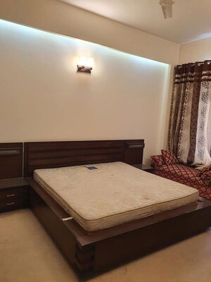 Bedroom in 2 BHK Independent House at Sector 14 – for Rent