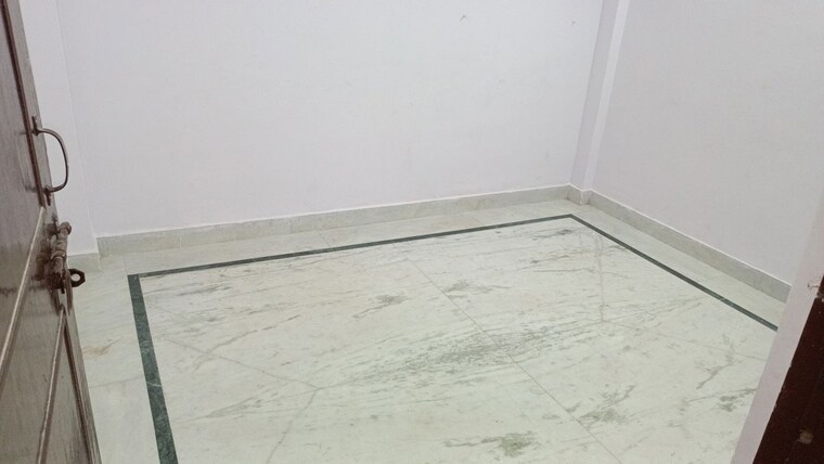 Room, vaishali sector 3 1 Bedroom 380 Sq.Ft. Builder Floor In Vaishali Sector 3 Ghaziabad 10737298
