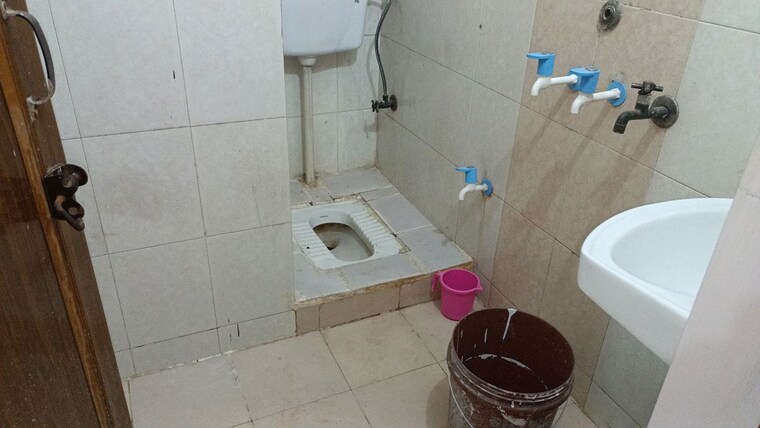 Bathroom, vaishali sector 3 1 Bedroom 380 Sq.Ft. Builder Floor In Vaishali Sector 3 Ghaziabad 10737298